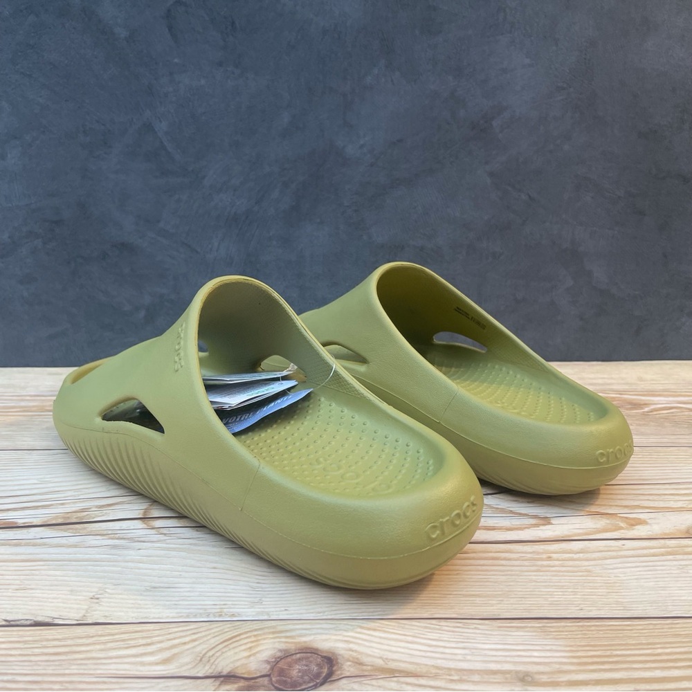 Crocs Mellow Recovery Slide - Picture 9 of 11